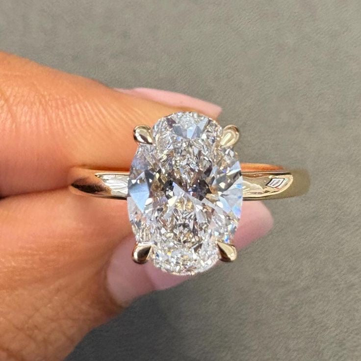 Mira Oval Verlobungsring aus 14k Gelbgold mit einem funkelnden Diamanten- laborgezüchtet, handgefertigt & nachhaltig - von Labgrownlove