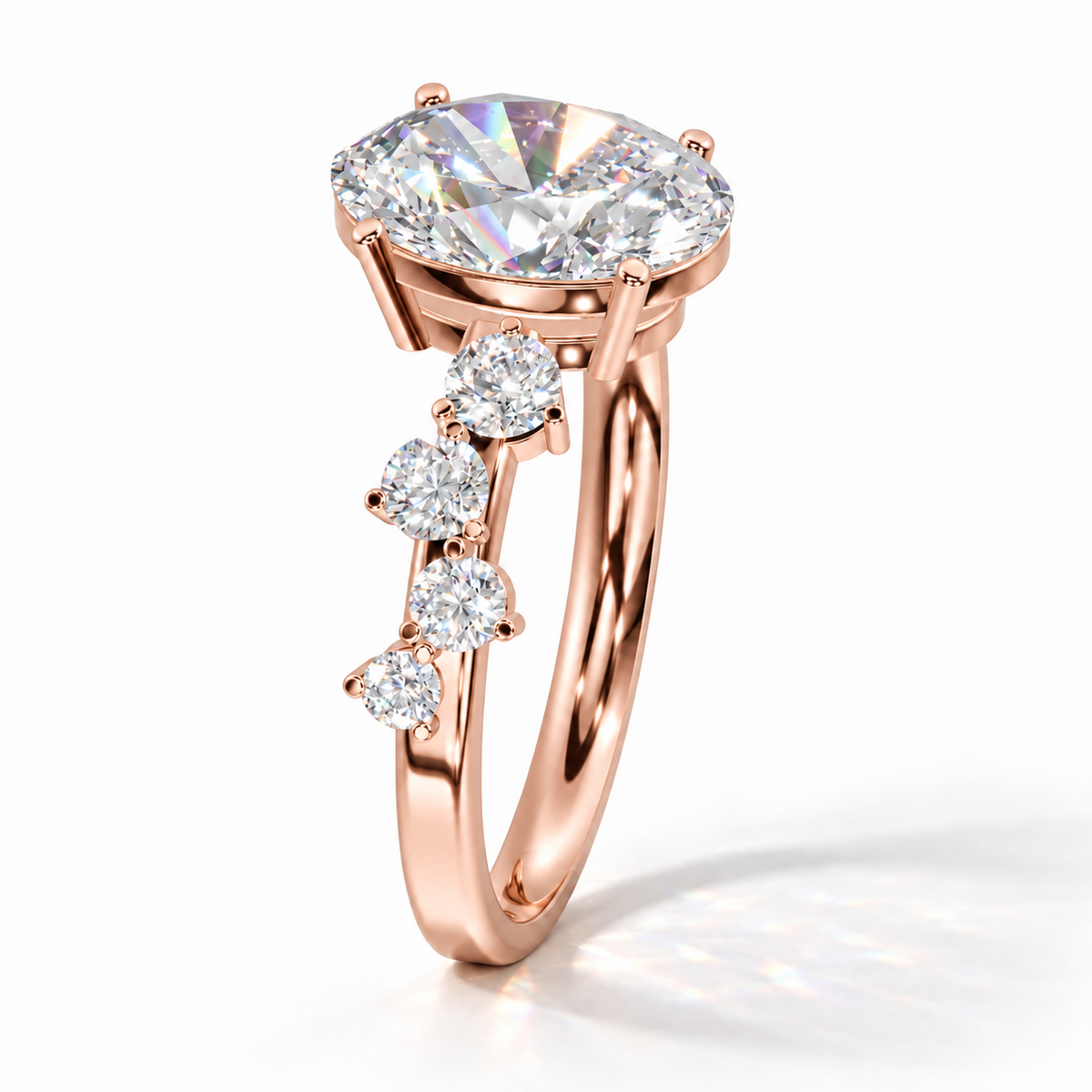 Florida Oval Cluster Verlobungsring in Roségold mit Labordiamanten – seitliche Nahansicht
