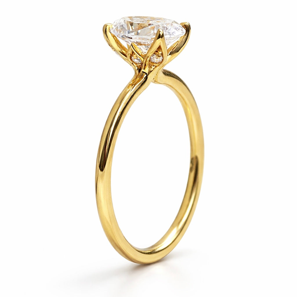 Stacy - Oval Solitär Verlobungsring aus 14k Gelbgold mit einem funkelnden, Tulpen Setting, Natürlicher Diamant - handgefertigt & nachhaltig - von Labgrownlove