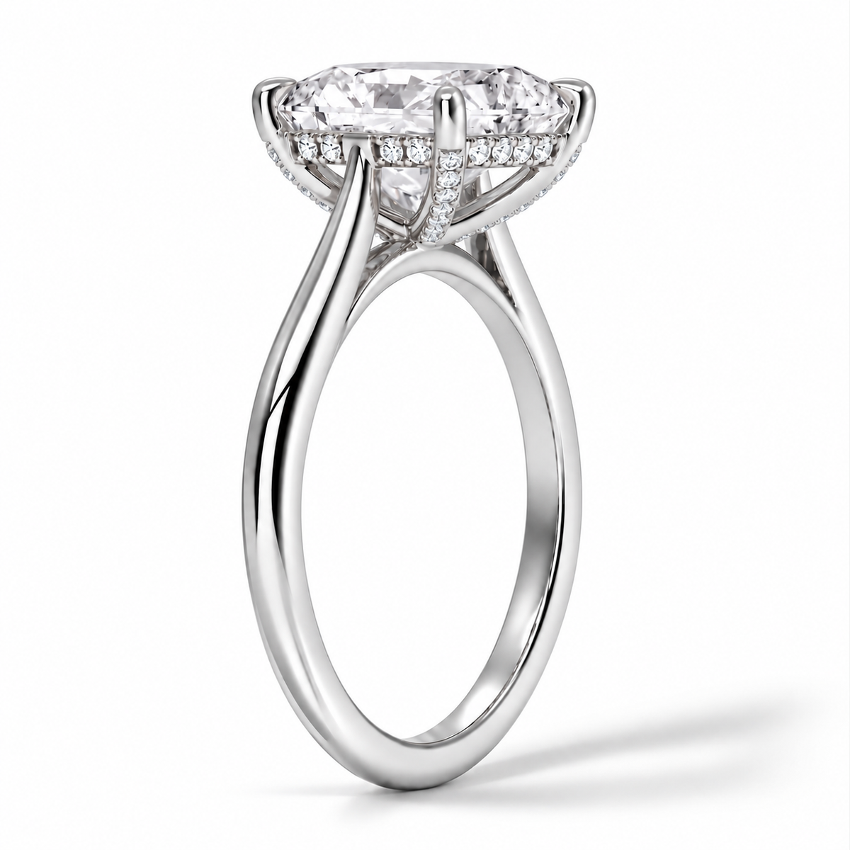 Seitenansicht: Verlobungsring aus Weißgold mit Labordiamant