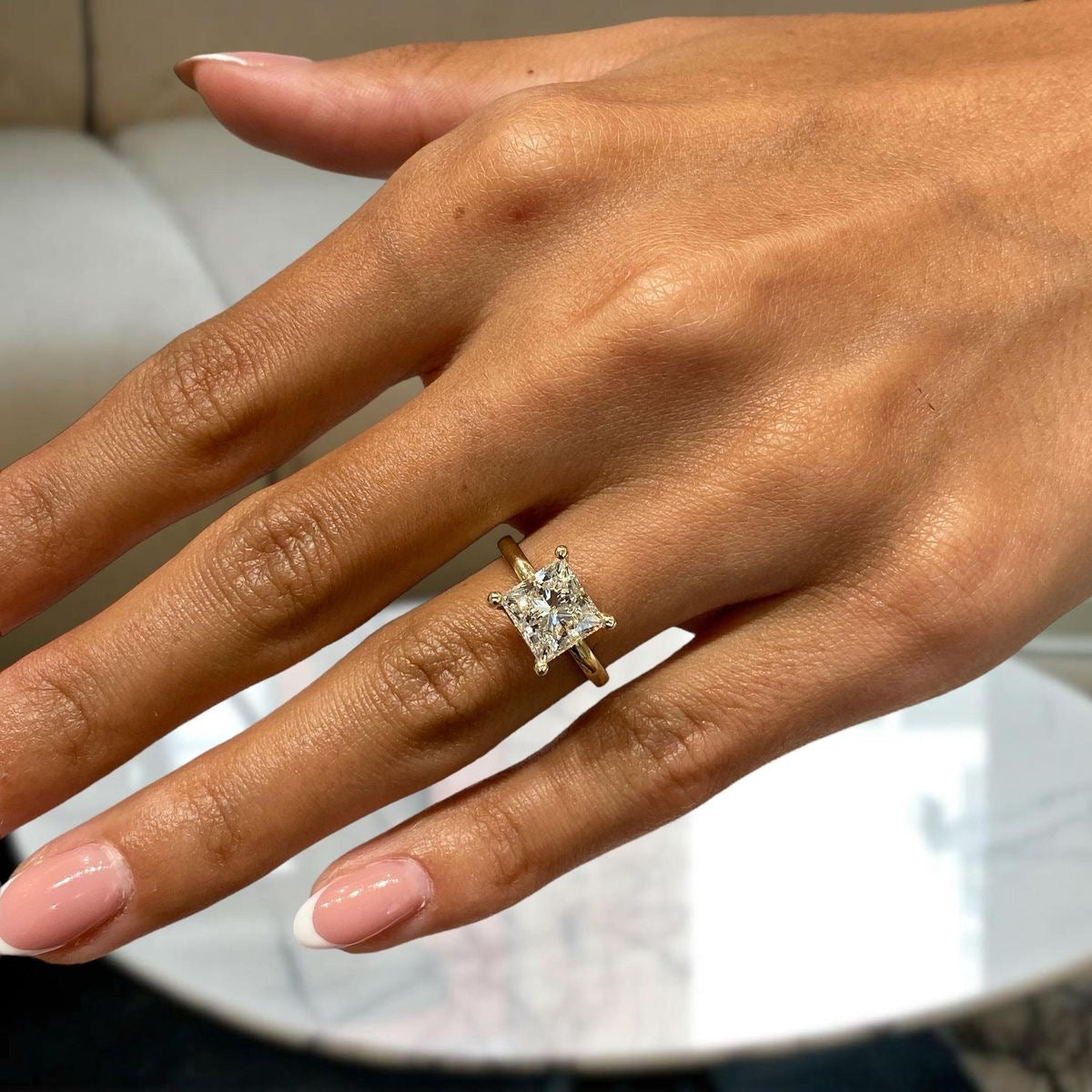 Elaine Princess Verlobungsring aus 14k Gelbgold mit einem funkelnden Diamanten- laborgezüchtet, handgefertigt & nachhaltig - von Labgrownlove