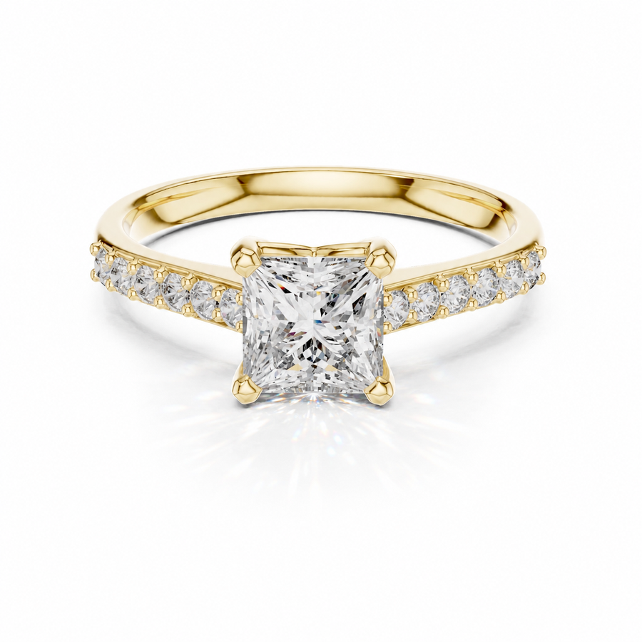 Princess-Cut Verlobungsring aus 14 Karat Gelbgold mit Labordiamant und Pavé-Ringschiene