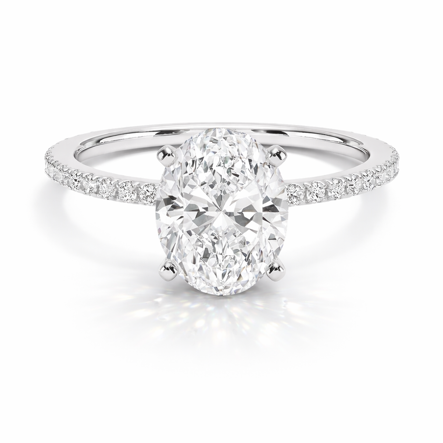 Ovaler Verlobungsring aus 14 Karat Weißgold mit Diamant und Pavé-Ringschiene