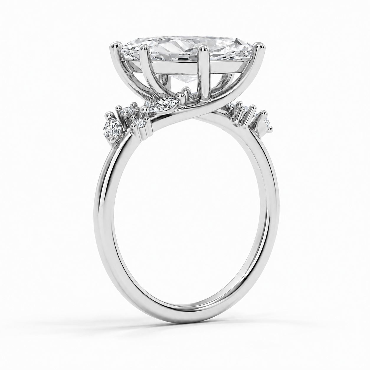 Melody - Marquise Verlobungsring mit floralen Akzentdiamanten aus 14k Weißgold mit einem funkelnden, laborgezüchteten Diamanten - handgefertigt & nachhaltig - von Labgrownlove