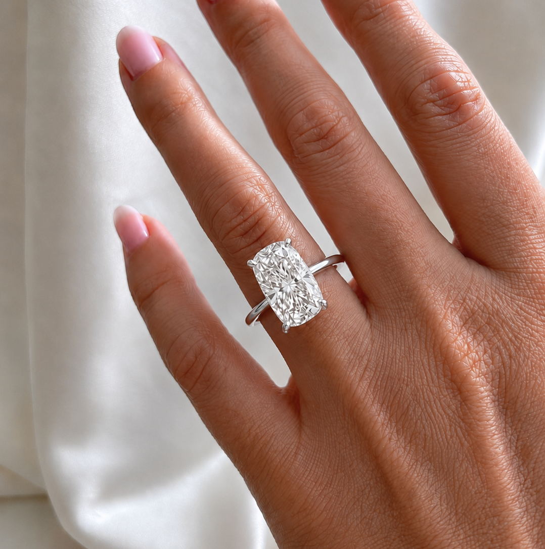 Madison - Elongated Cushion Solitär-Verlobungsring aus 18k Weißgold mit einem funkelnden, laborgezüchteten Diamanten - handgefertigt & nachhaltig - von Labgrownlove