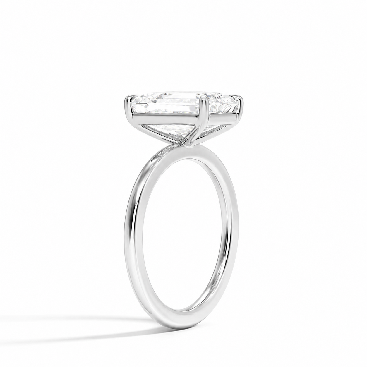 Madison - Elongated Cushion Solitär-Verlobungsring aus 18k Weißgold mit einem funkelnden, laborgezüchteten Diamanten - handgefertigt & nachhaltig - von Labgrownlove