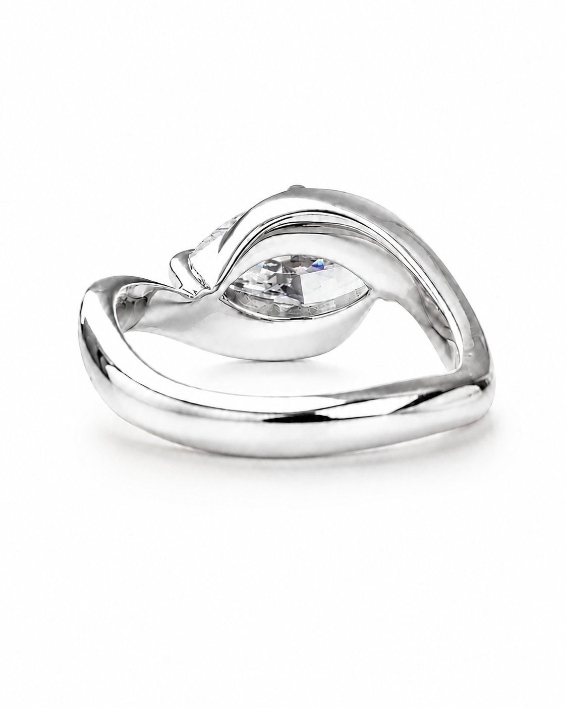 Melissa - Bypass Marquise-Verlobungsring aus 18k Weißgold mit einem funkelnden, laborgezüchteten Diamanten - handgefertigt & nachhaltig - von Labgrownlove