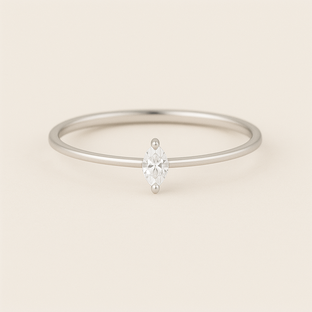Laura Solitär Verlobungsring aus 14k Weissgold mit einem funkelnden, natürlichen Diamanten - handgefertigt & nachhaltig - von Labgrownlove