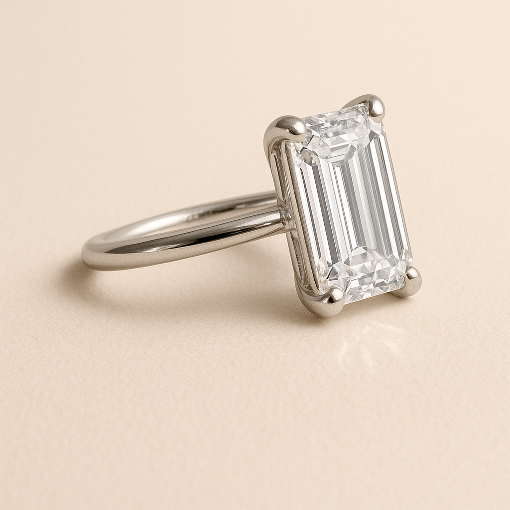 Celina Emerald Solitär Verlobungsring aus 14k Weißgold mit einem funkelnden, laborgezüchteten Diamanten – handgefertigt, nachhaltig, von Labgrownlove