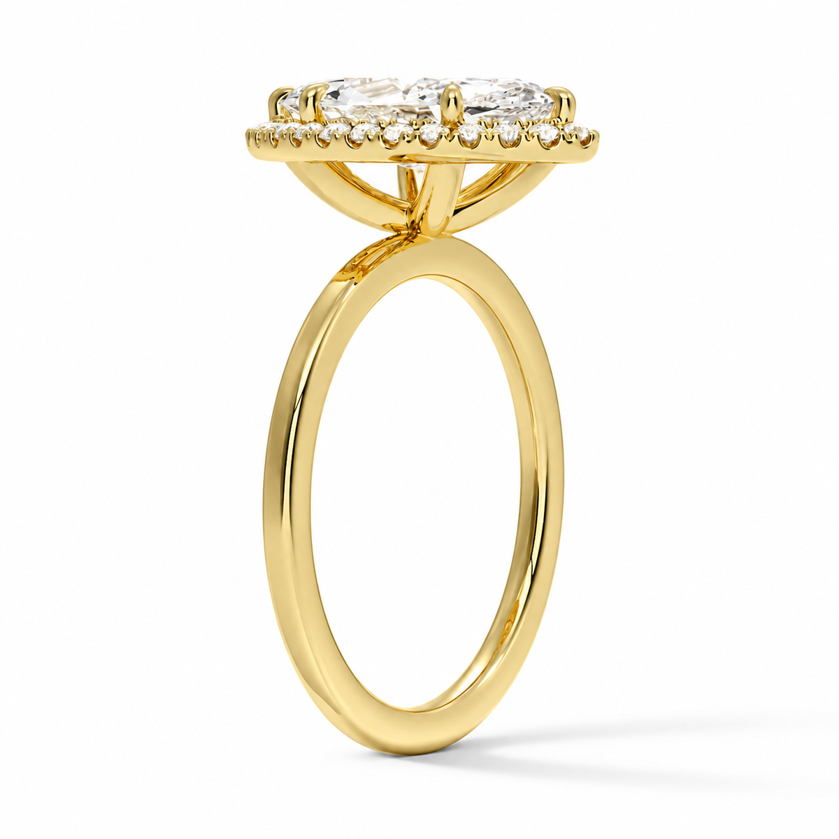 Seitenansicht: Marquise Halo-Verlobungsring aus Gelbgold mit Labordiamant
