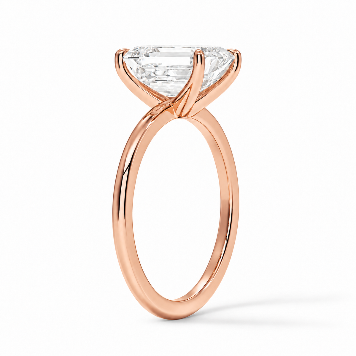 Seitenansicht: Verlobungsring aus Roségold mit Labordiamant