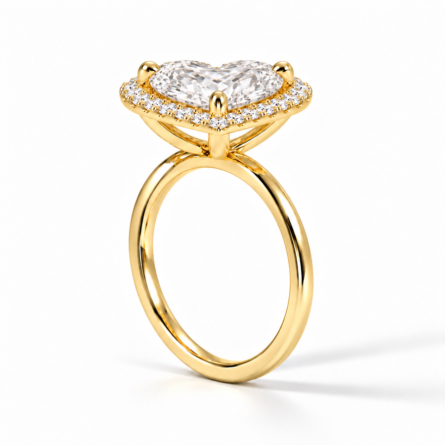Seitenansicht: Herz-Verlobungsring aus Gelbgold mit Labordiamant und Halo