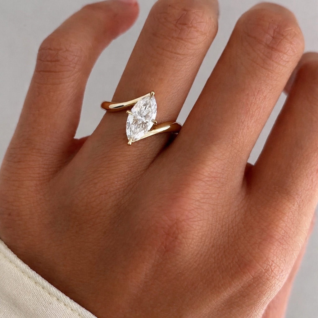 Emmy - Marquise Geschwungen Solitär Laborgezüchteter Diamant