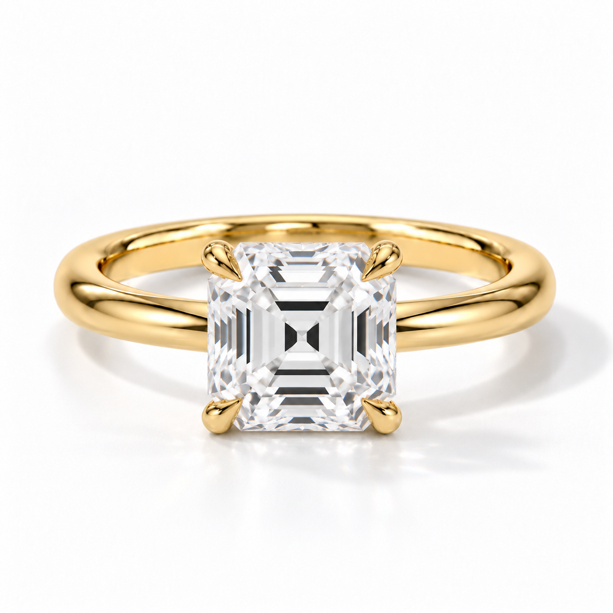 Asscher Verlobungsring aus Gelbgold mit Labordiamant und Hidden Halo und Galerieschiene