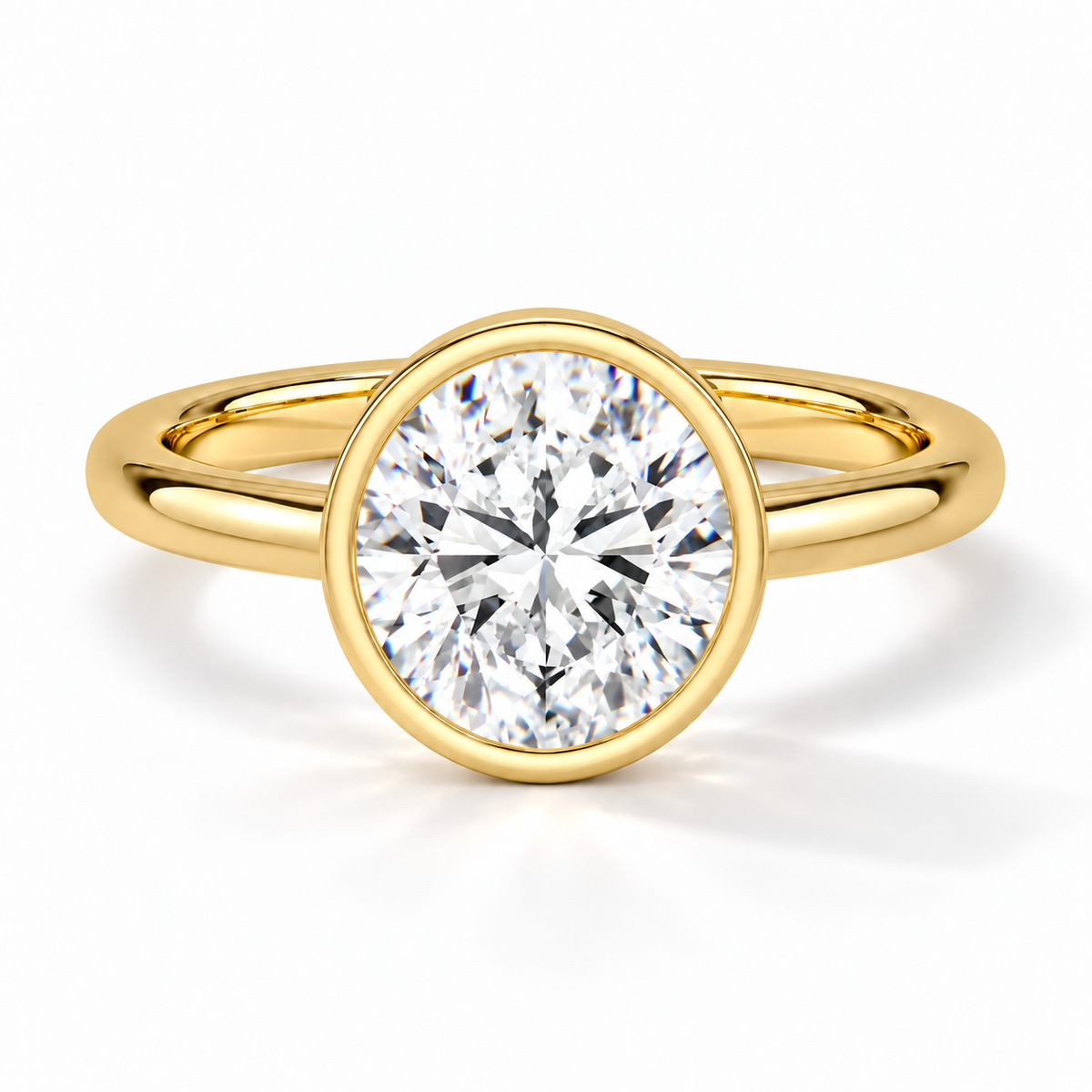 Runder Bezel-Verlobungsring aus Gelbgold mit Labordiamant