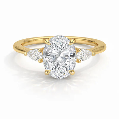 Ovaler Dreistein-Diamantring aus Gelbgold
