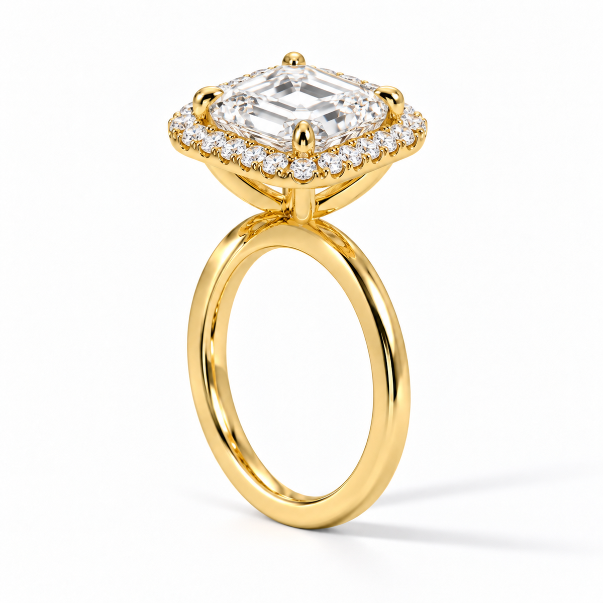 Seitenansicht: Asscher Halo-Verlobungsring aus Gelbgold mit Labordiamant