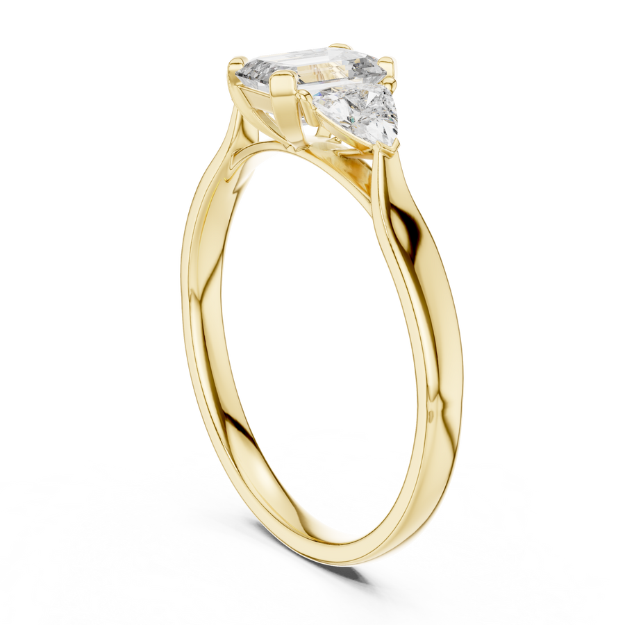 Seitenansicht: Emerald Verlobungsring aus 14 Karat Gelbgold mit Labordiamant und Cathedral-Fassung
