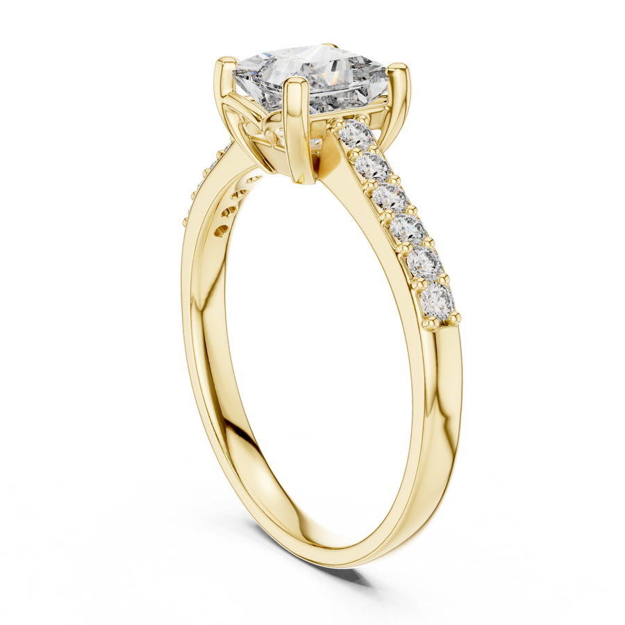 Seitenansicht: Princess-Cut Verlobungsring aus 14 Karat Gelbgold mit Labordiamant und Pavé-Ringschiene