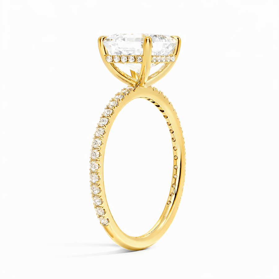 Seitenansicht: Verlobungsring aus 14 Karat Gelbgold mit Labordiamant