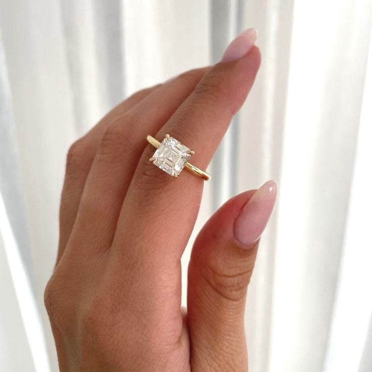 Clara - Asscher Solitär Verlobungsring aus 14k Gelbgold mit einem funkelnden, laborgezüchteten Diamanten - handgefertigt & nachhaltig - von Labgrownlove 