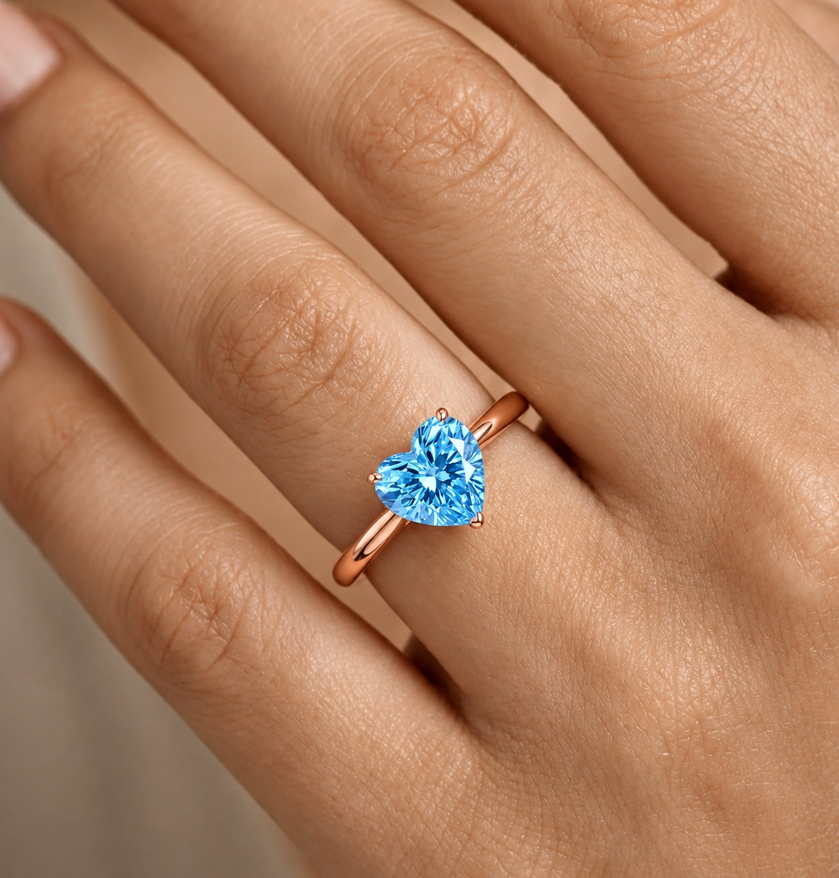 Aria – Herz Solitär Verlobungsring, Laborgezüchteter Blauer Diamant