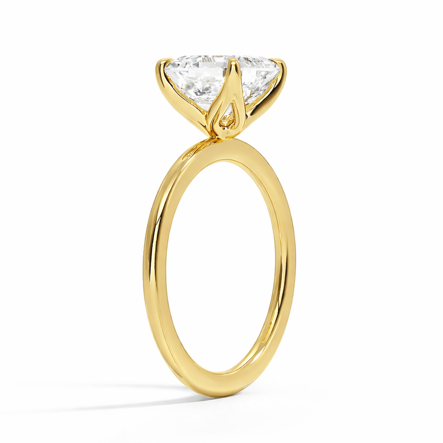 Seitenansicht: Asscher Verlobungsring aus 14 Karat Gelbgold mit Labordiamant und Tulpenfassung