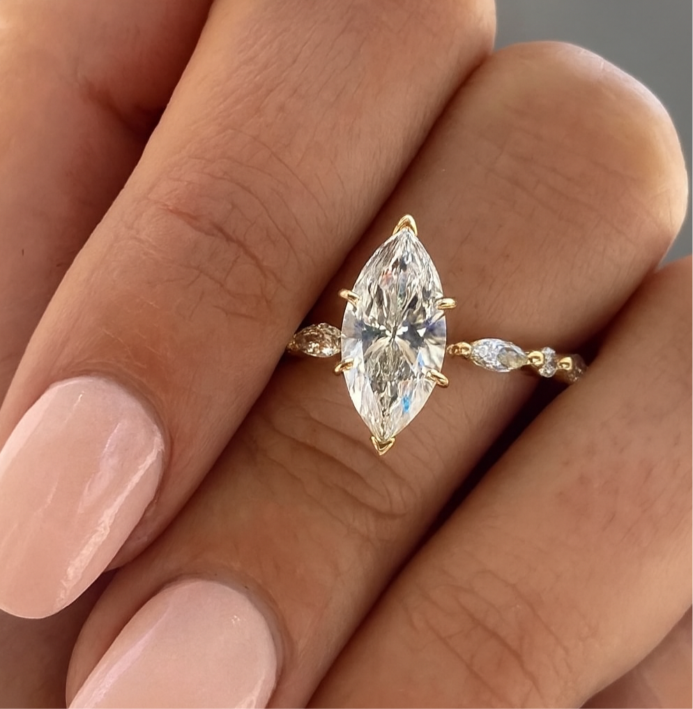 Marija-Marquise Verlobungsring mit Laborgezüchteten Diamant