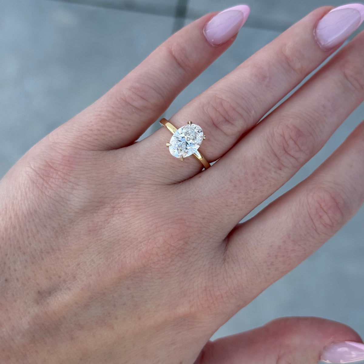 Mira – Oval Klassischer Solitär-Verlobungsring | Labordiamant
