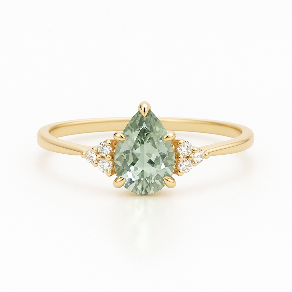 Eleganter Verlobungsring mit tropfenförmigem, laborgezüchtetem grünen Diamanten in 14K Gelbgold – nachhaltiger Dreistein-Ring für Frauen.