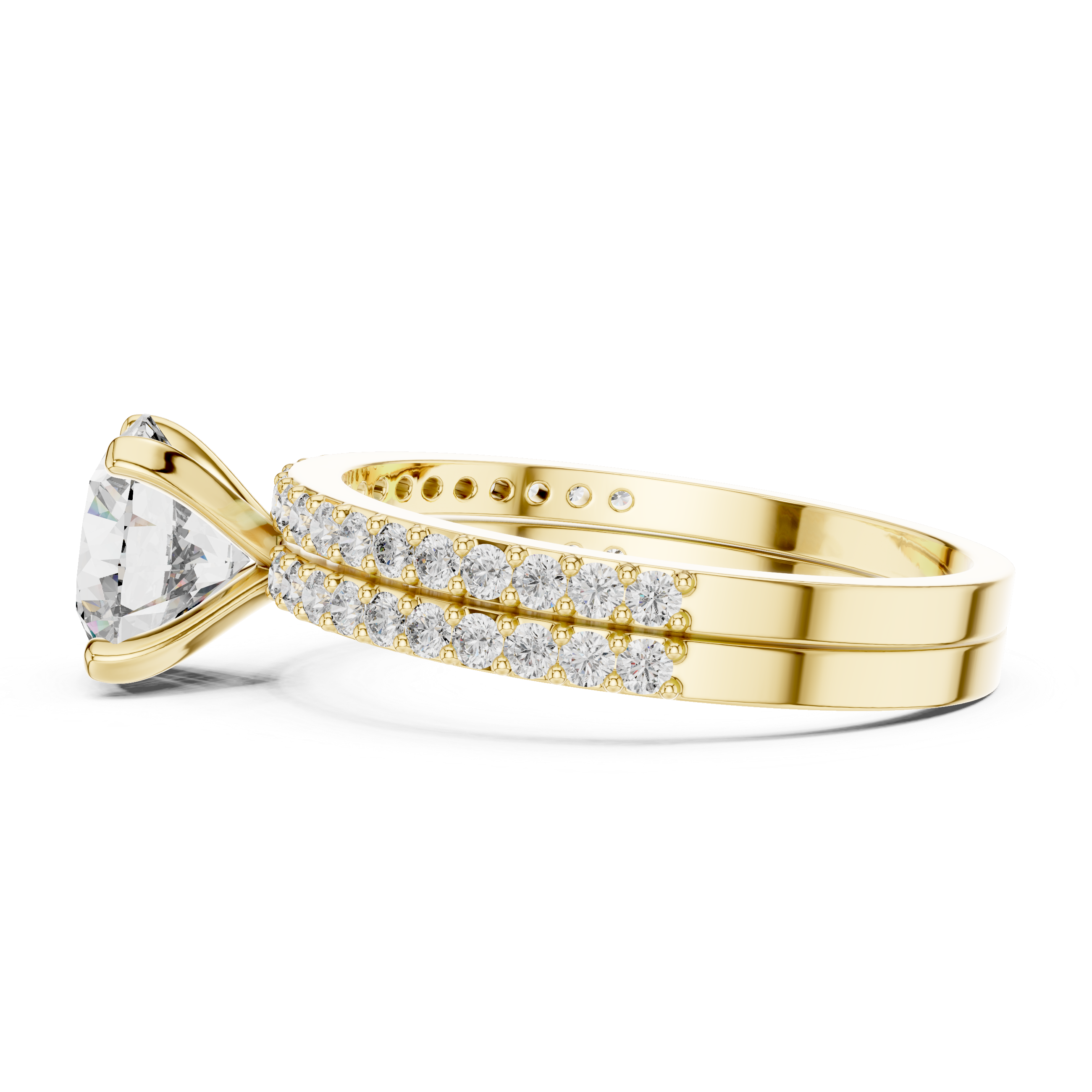 Diamond ring with clusters small diamonds in gold
