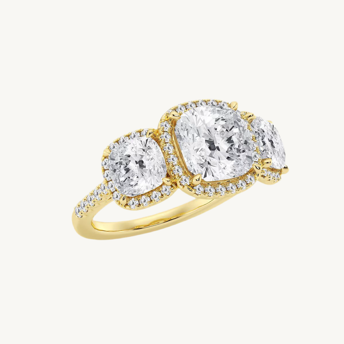 „Maya“ Kissen Lab grown Diamant Ringe Lab Diamond Labgrownlove Handgefertigt Jetzt einkaufen drei stein kissenschliff