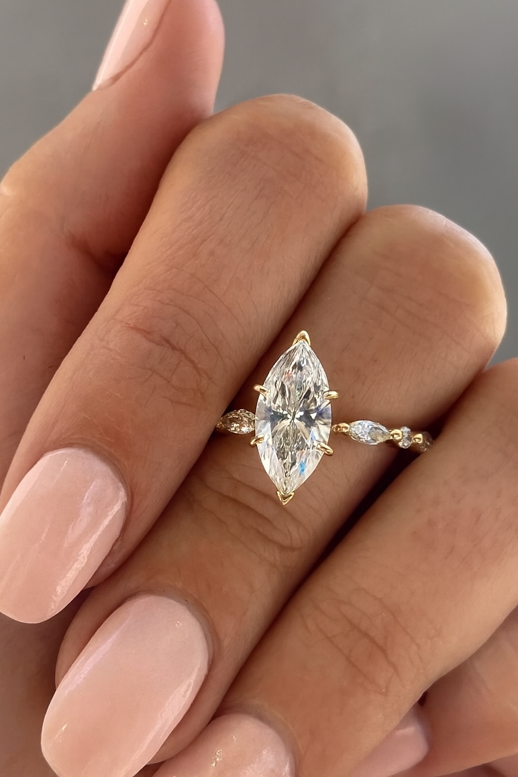 Marija-Marquise Verlobungsring mit Laborgezüchteten Diamant