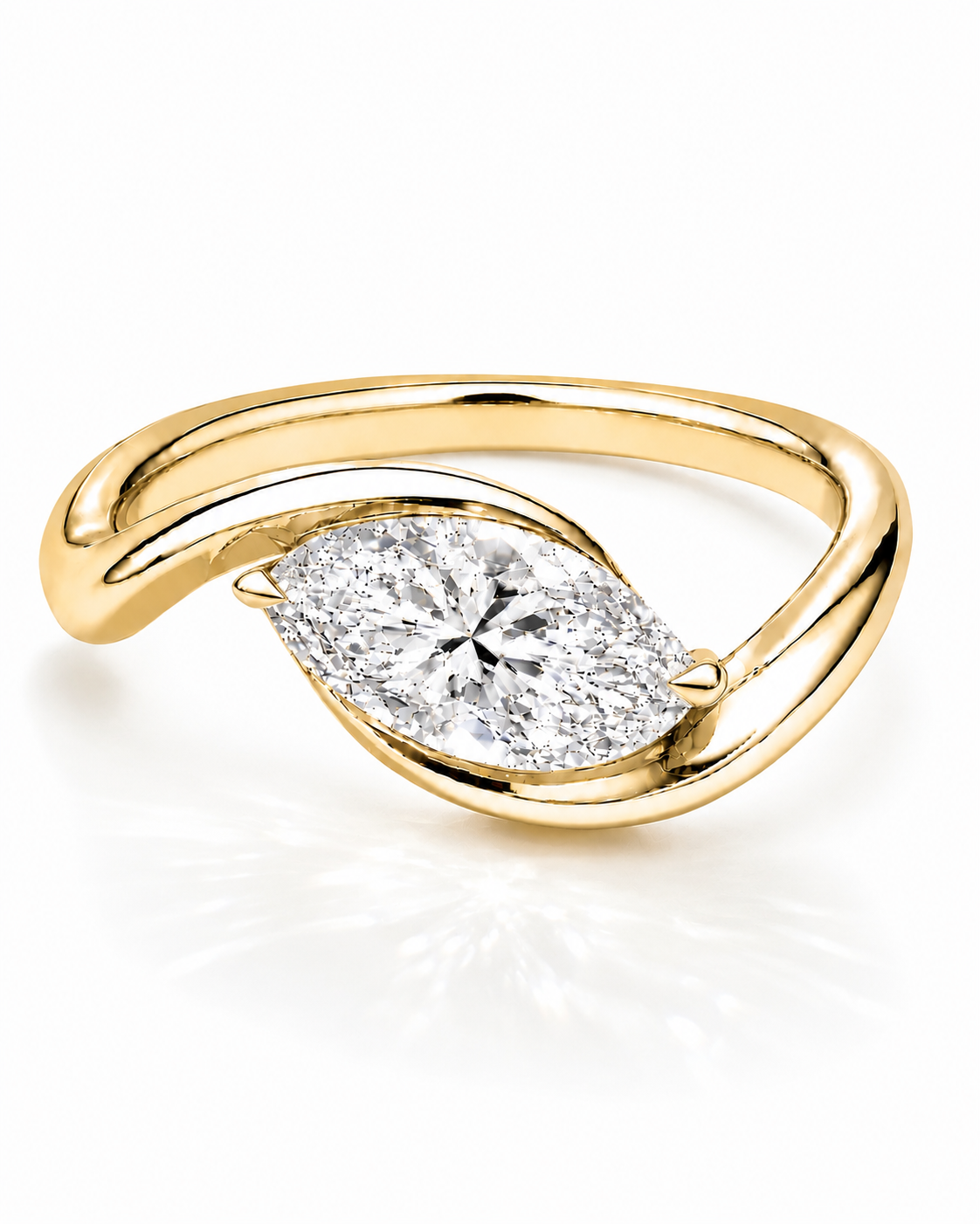 Melissa - Bypass Marquise-Verlobungsring aus 18k Gelbgold mit einem funkelnden, laborgezüchteten Diamanten - handgefertigt & nachhaltig - von Labgrownlove