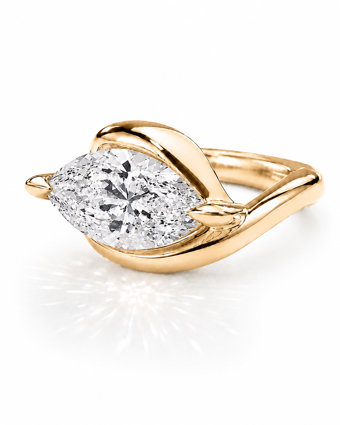Melissa - Bypass Marquise-Verlobungsring aus 18k Gelbgold mit einem funkelnden, laborgezüchteten Diamanten - handgefertigt & nachhaltig - von Labgrownlove