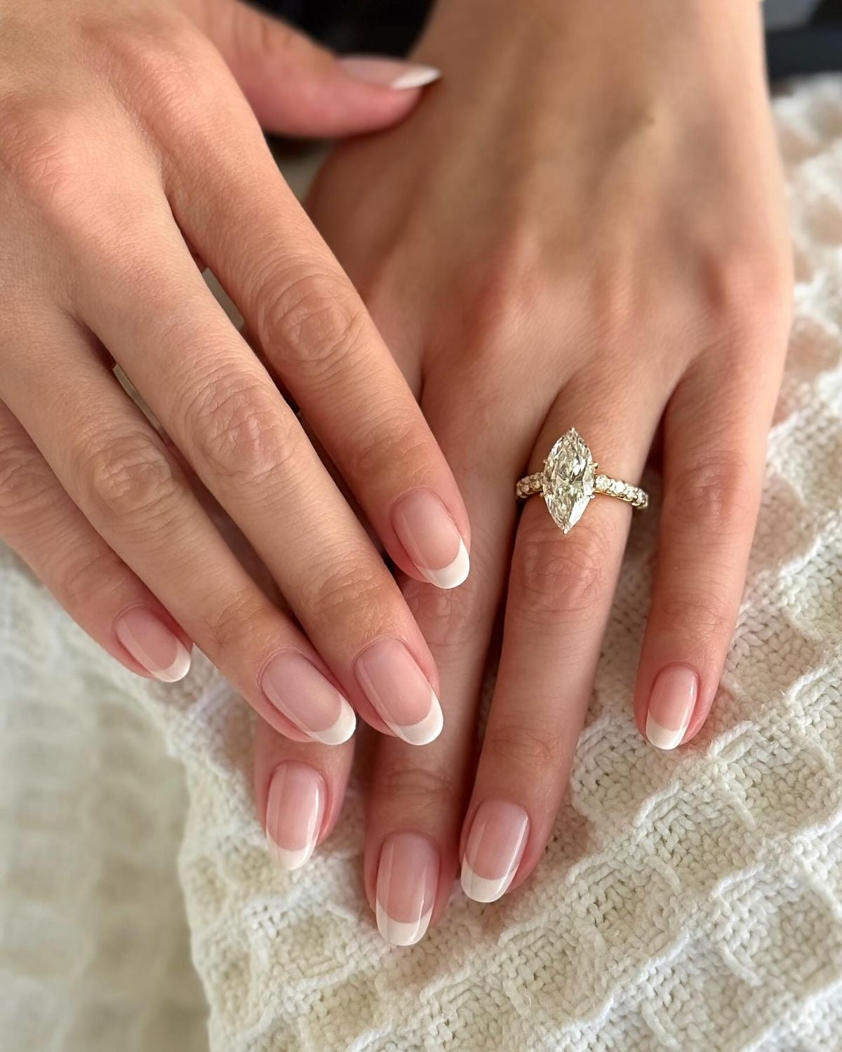 Bery- Marquise Eternity Verlobungsring aus 14k Gelbgold mit einem funkelnden, laborgezüchteten Diamanten - handgefertigt & nachhaltig - von Labgrownlove 