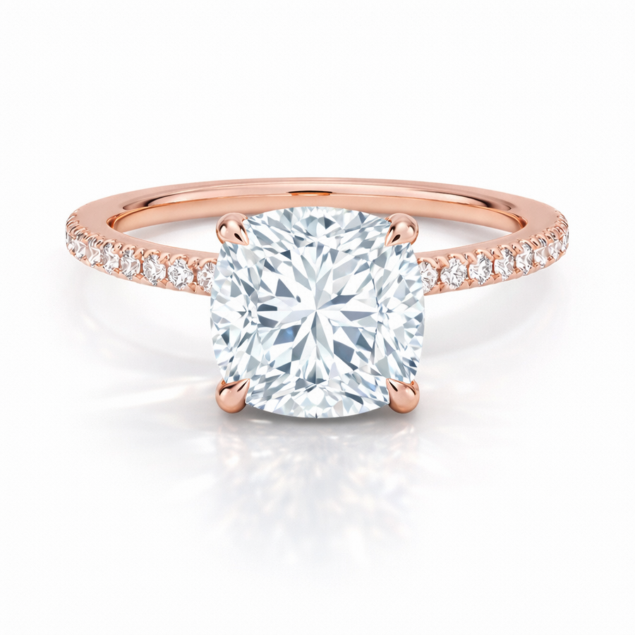 Cushion Verlobungsring aus 14 Karat Roségold mit Labordiamant und Pavé-Ringschiene