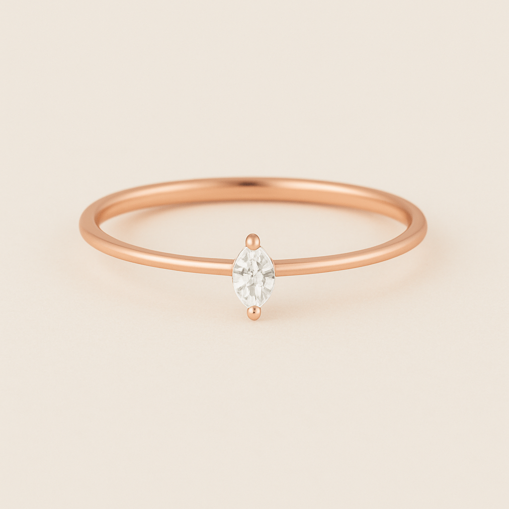 Laura Solitär Verlobungsring aus 14k Roségold mit einem funkelnden, natürlichen Diamanten - handgefertigt & nachhaltig - von Labgrownlove 