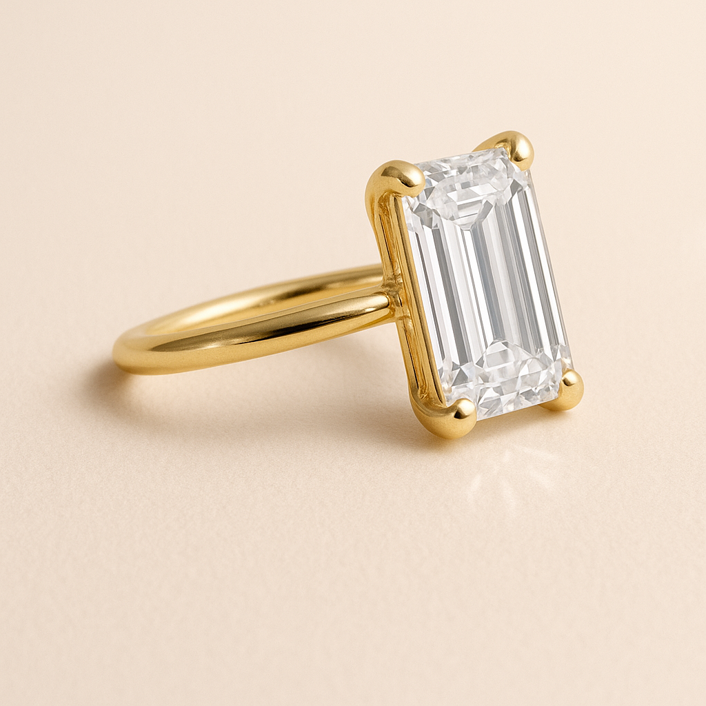 Celina Emerald Solitär Verlobungsring aus 14k Gelbgold mit einem funkelnden, laborgezüchteten Diamanten – handgefertigt, nachhaltig, von Labgrownlove