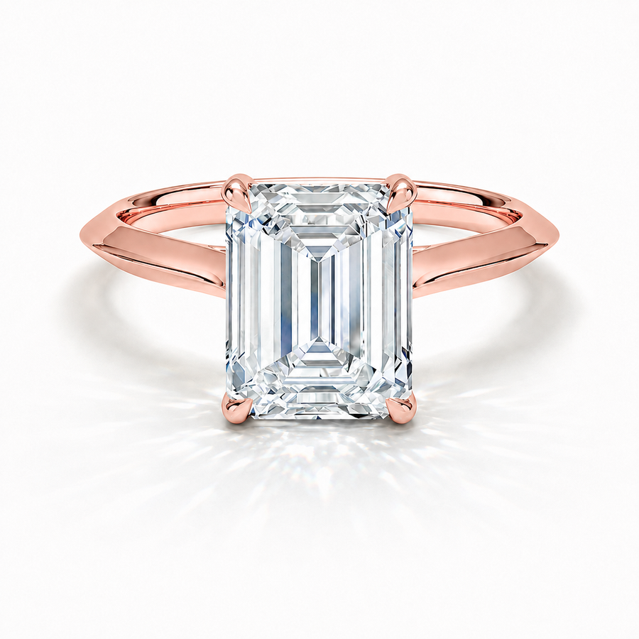 Emerald Verlobungsring aus 14 Karat Roségold mit Labordiamant und flacher Fassung