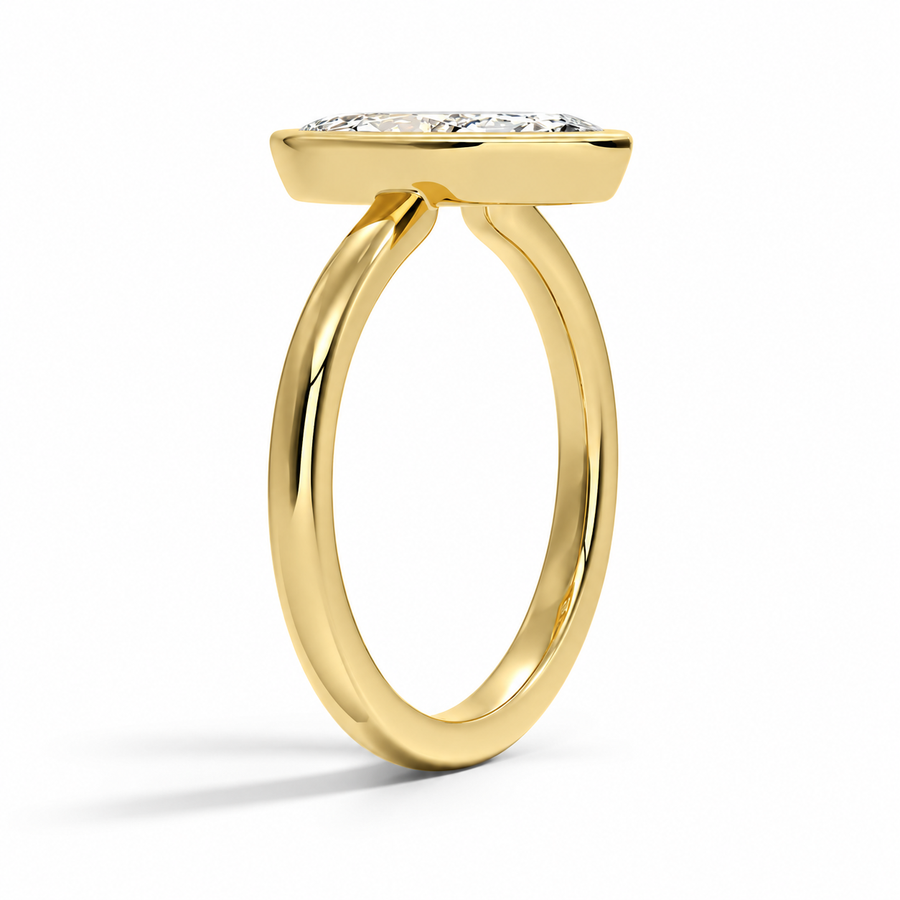Seitenansicht: Marquise Bezel-Verlobungsring aus Gelbgold mit Labordiamant