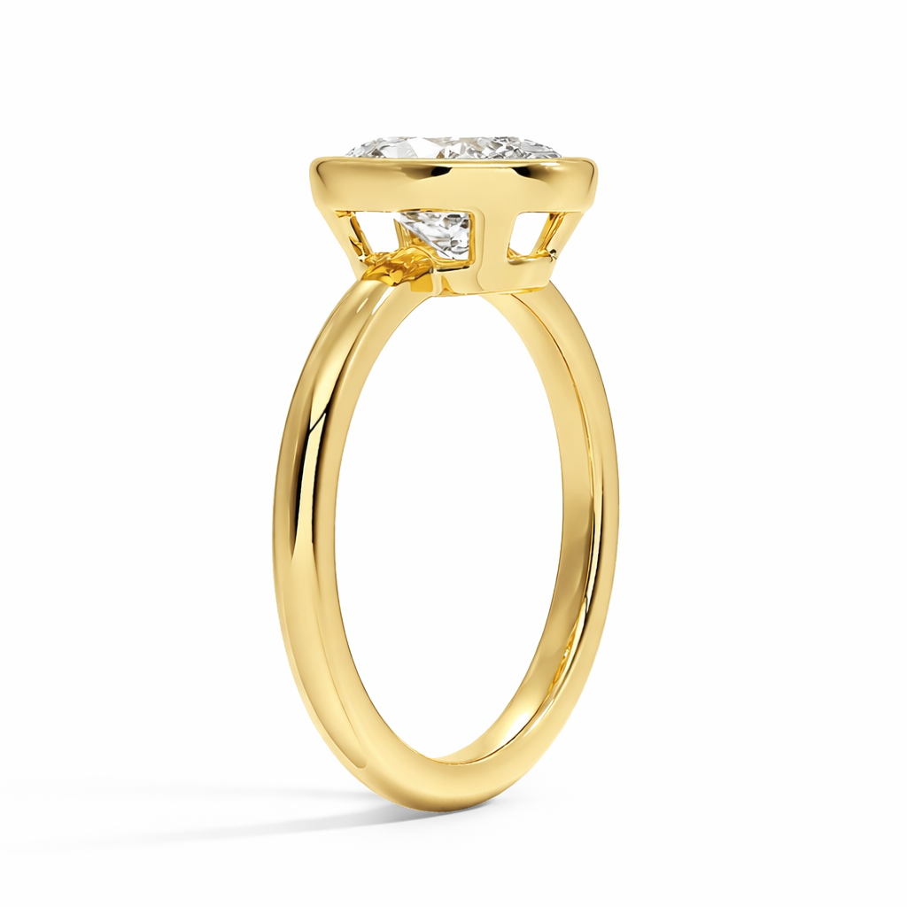 Seitenansicht: Ovaler Bezel-Verlobungsring aus Gelbgold mit Labordiamant