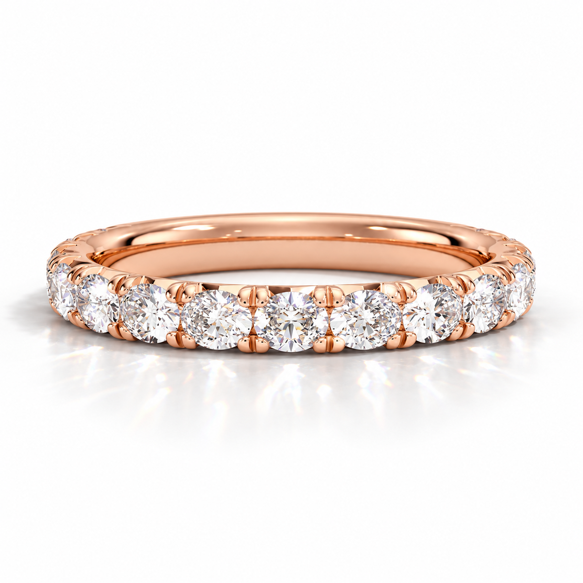 Merlinda Ehering mit ovalen Labordiamanten in Roségold, liegende Schrägansicht