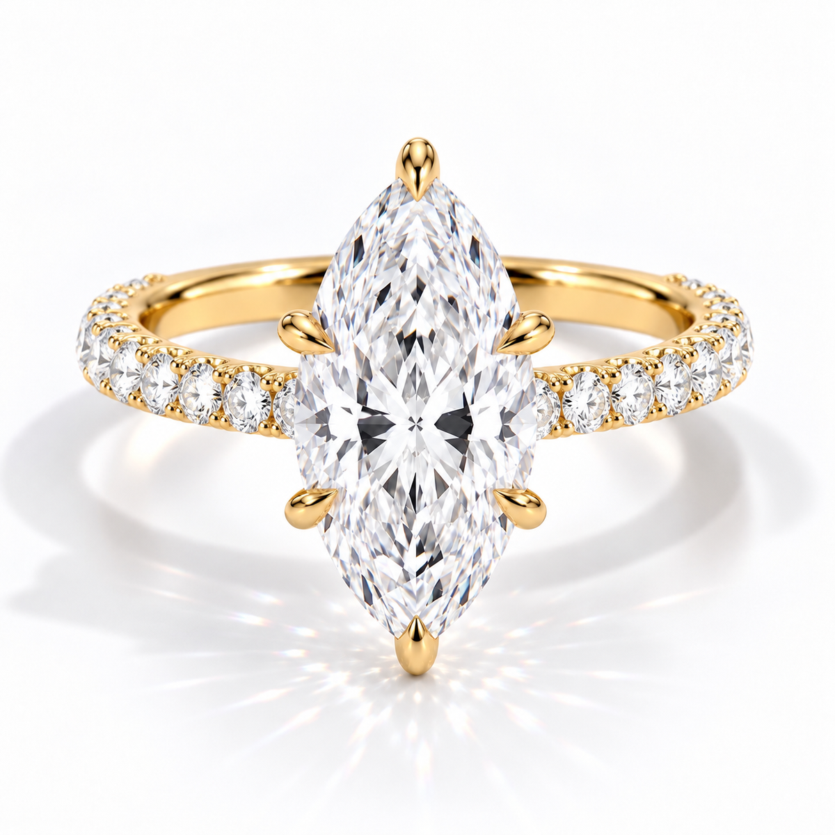 Marquise Verlobungsring aus 14 Karat Gelbgold mit Labordiamant