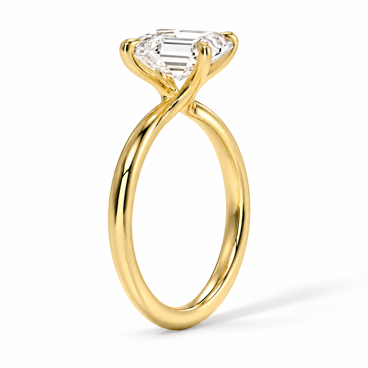Seitenansicht: Asscher Solitär-Verlobungsring aus Gelbgold mit Labordiamant