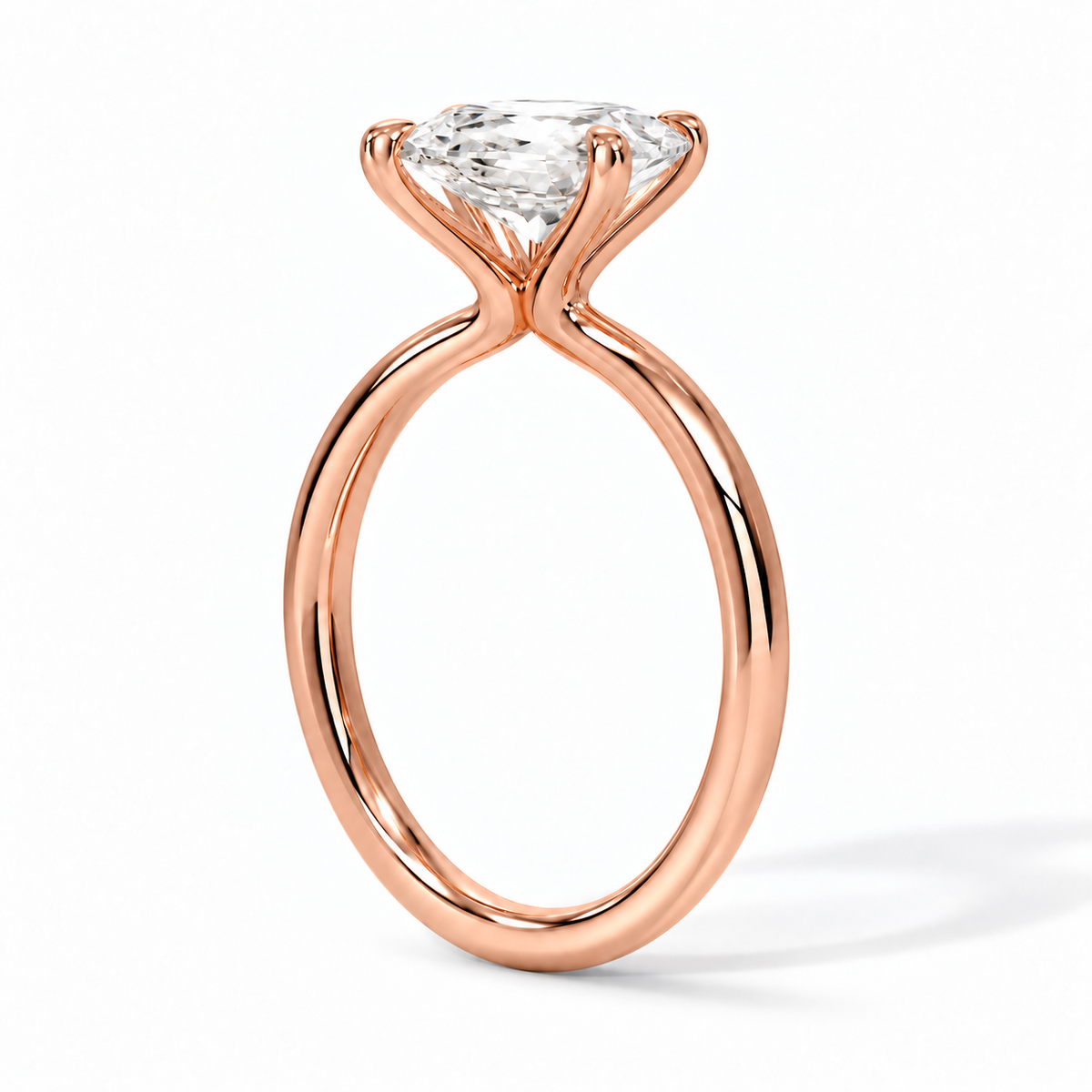 Seitenansicht: Cushion Solitär-Verlobungsring aus Roségold mit Labordiamant