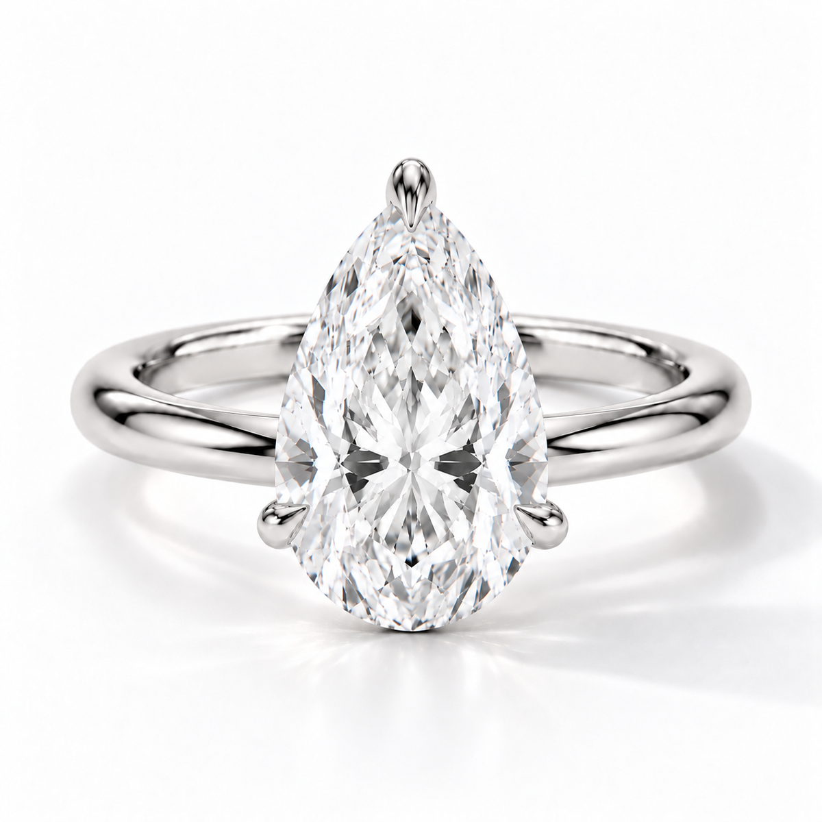 Tropfen Verlobungsring aus Weißgold mit Labordiamant und Hidden Halo und Galerieschiene
