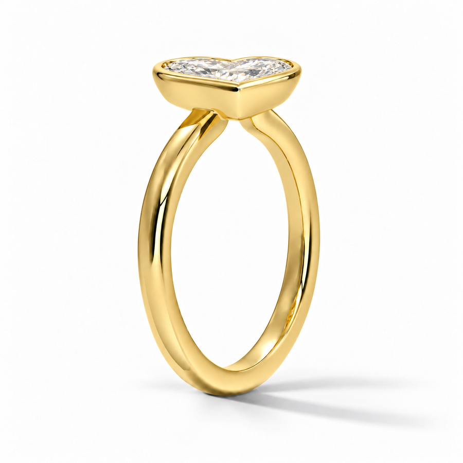 Seitenansicht: Herz Bezel-Verlobungsring aus Gelbgold mit Labordiamant