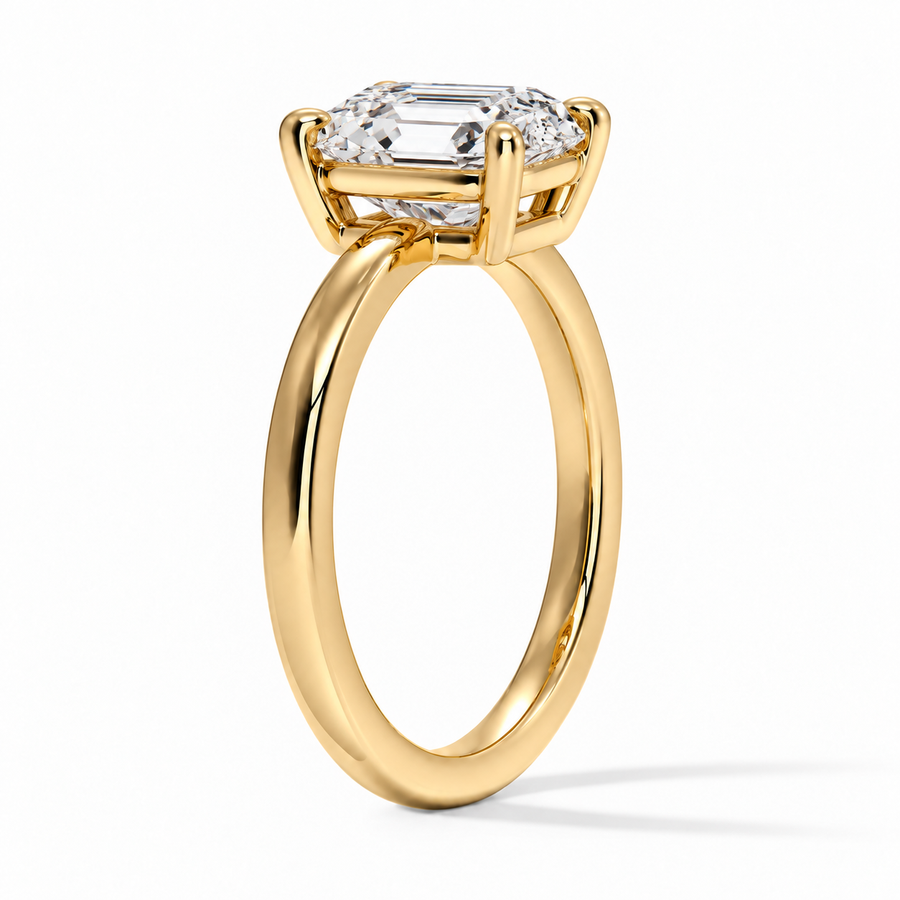 Seitenansicht: Asscher Verlobungsring aus Gelbgold mit Labordiamant und flacher Fassung